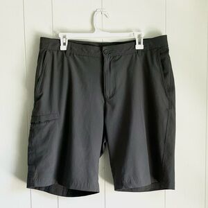 Columbia Men's Lightweight Dark Gray Dry-fit Hiking shorts Size 36 W 10”…